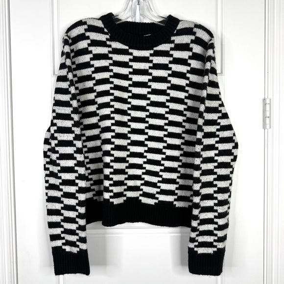 LISA SAYS GAH Emma NEW Crewneck Sweater Black White Checkered Knit NEW Size M/L - Picture 10 of 10